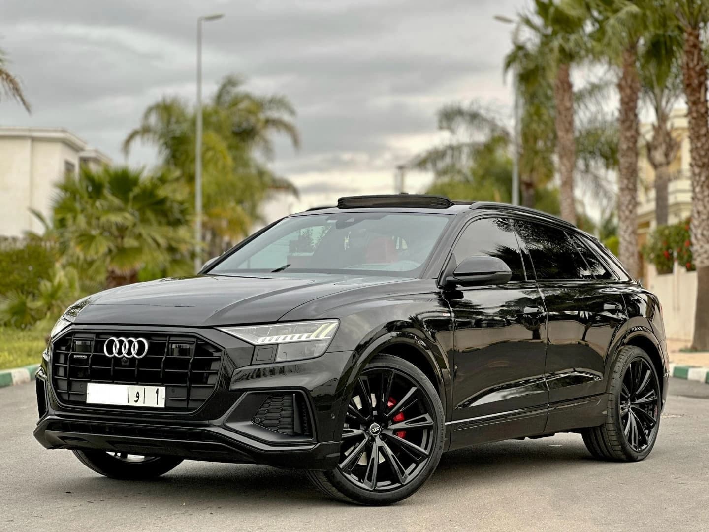 Audi Q8 S-Line vue avant