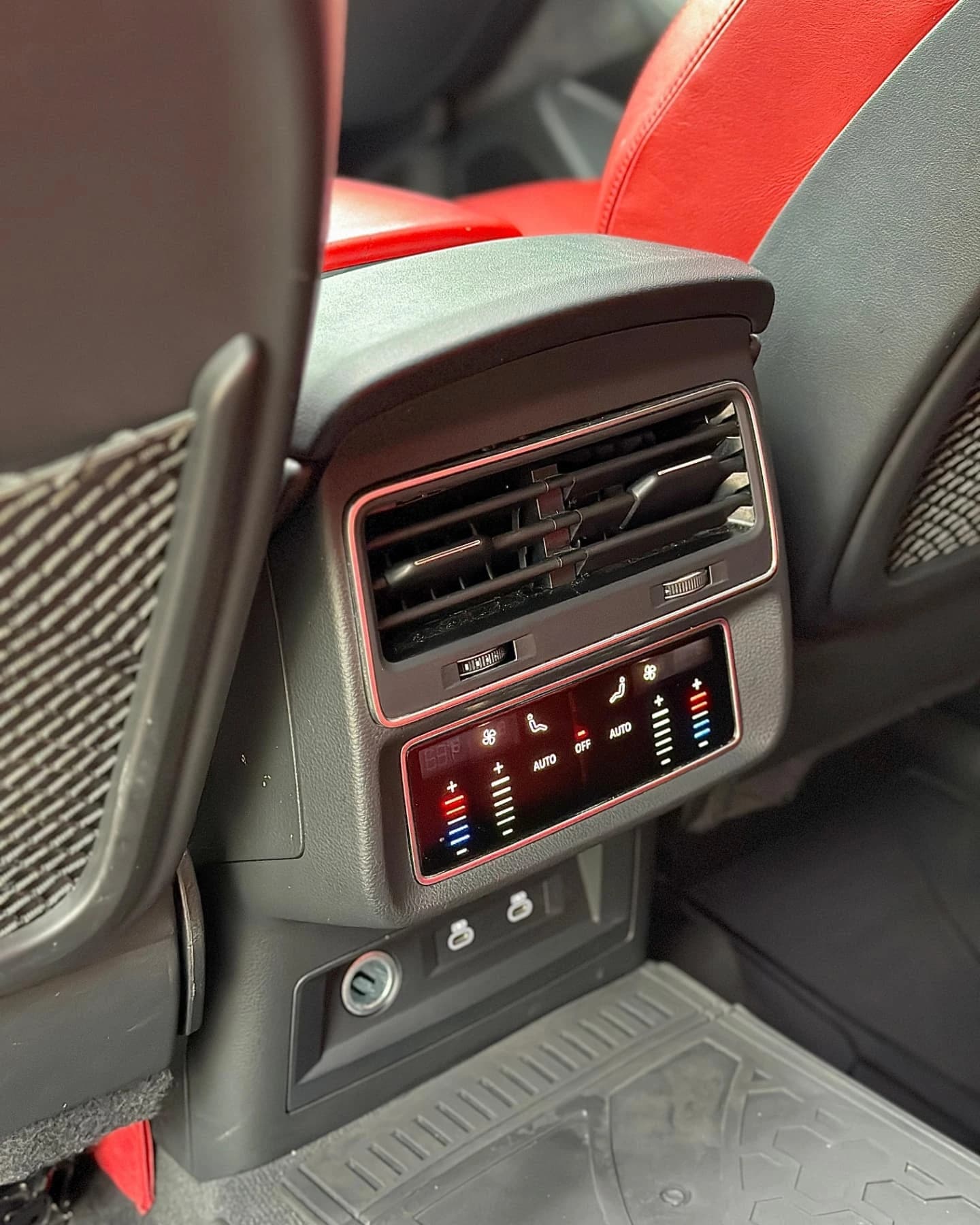 Zone passagers Audi Q8 S-Line